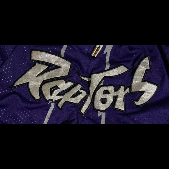 1998-99 Toronto Raptors Shorts. . No tags. Please make a offer. Can send pics - Picture 4 of 8